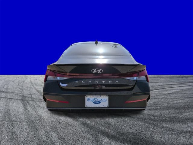 Used 2025 Hyundai Elantra Sport FWD image 5