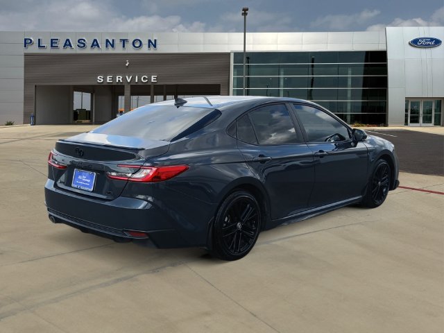 Used 2025 Toyota Camry SE w/ Convenience Package FWD image 5