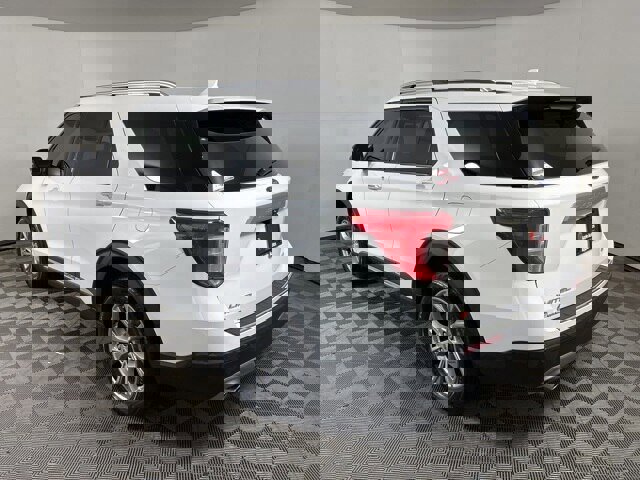 Certified 2023 Ford Explorer Limited w/ Limited Technology Package image 2