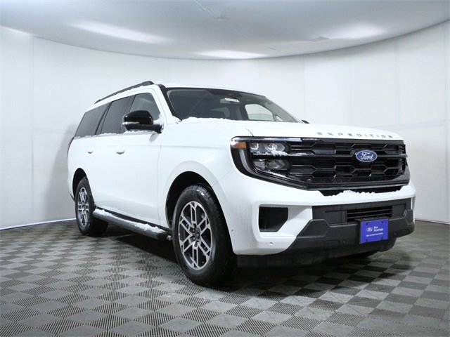 Certified 2025 Ford Expedition Active image 5