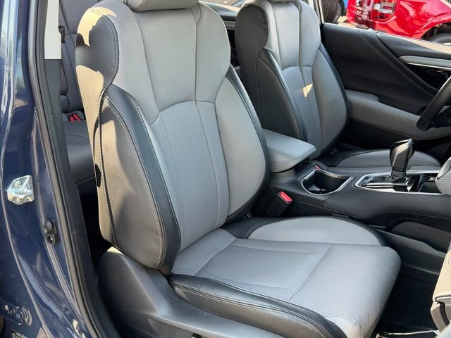 Used 2025 Subaru Outback Limited AWD/4WD image 38
