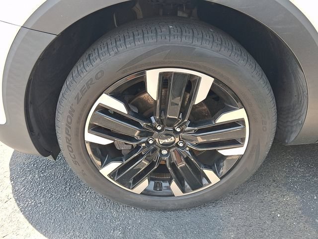Used 2023 Kia Telluride SX FWD image 4