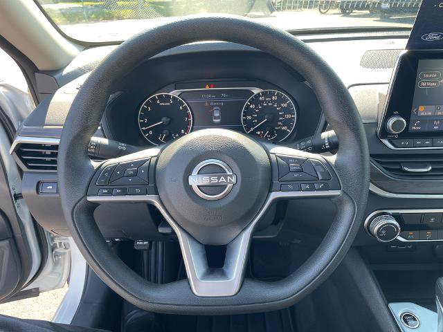 Used 2025 Nissan Altima 2.5 SV FWD image 9