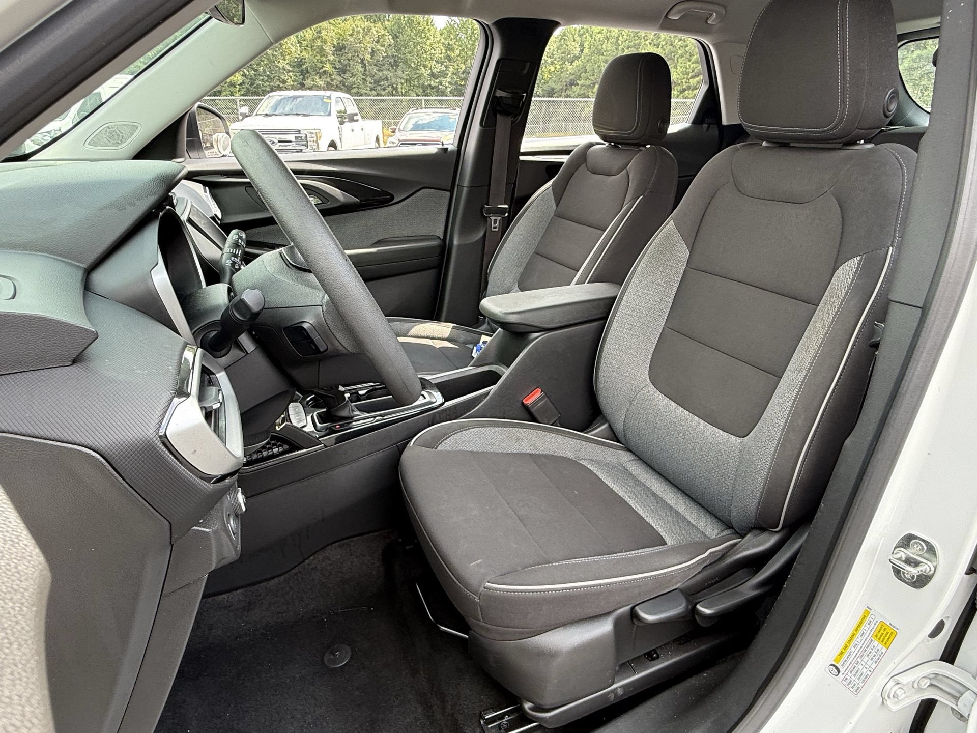 Used 2023 Chevrolet TrailBlazer LS FWD image 14