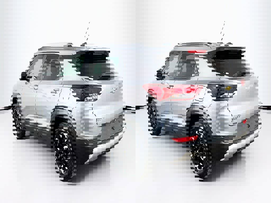 Used 2023 Chevrolet TrailBlazer LT w/ Convenience Package image 4
