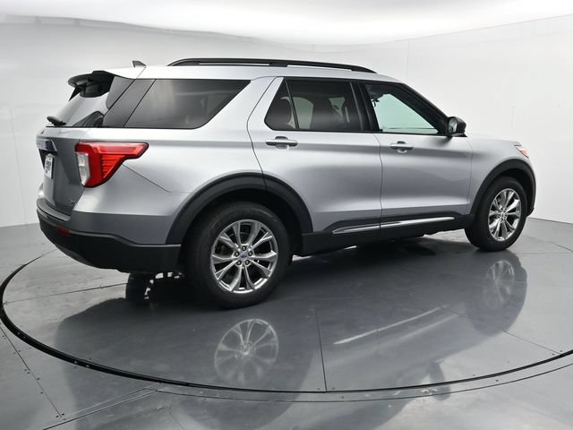 Certified 2022 Ford Explorer XLT w/ Equipment Group 202A AWD/4WD image 10