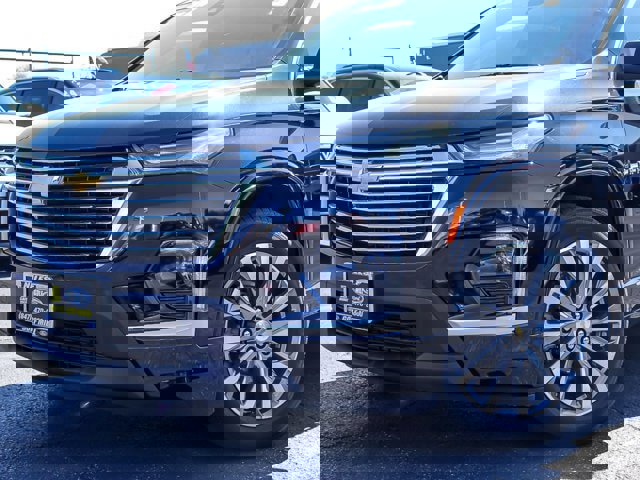 Used 2022 Chevrolet Traverse Premier image 2