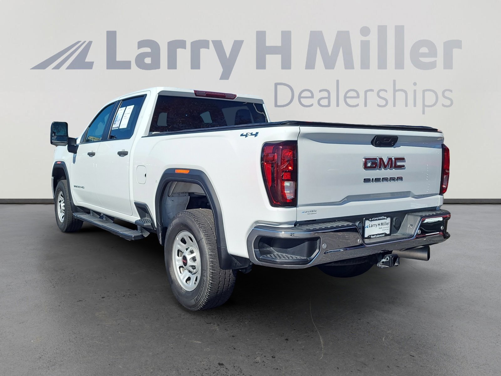 Used 2023 GMC Sierra 3500 Pro w/ Gooseneck/5TH Wheel Package image 3
