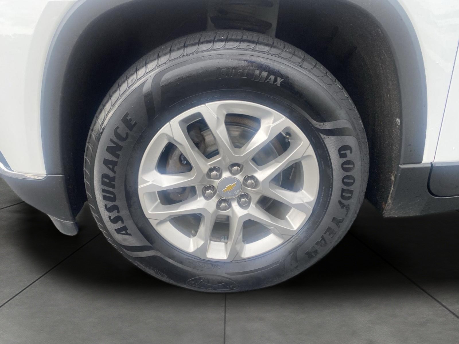 Used 2020 Chevrolet Traverse LT w/ LPO, Floor Liner Package AWD/4WD image 6