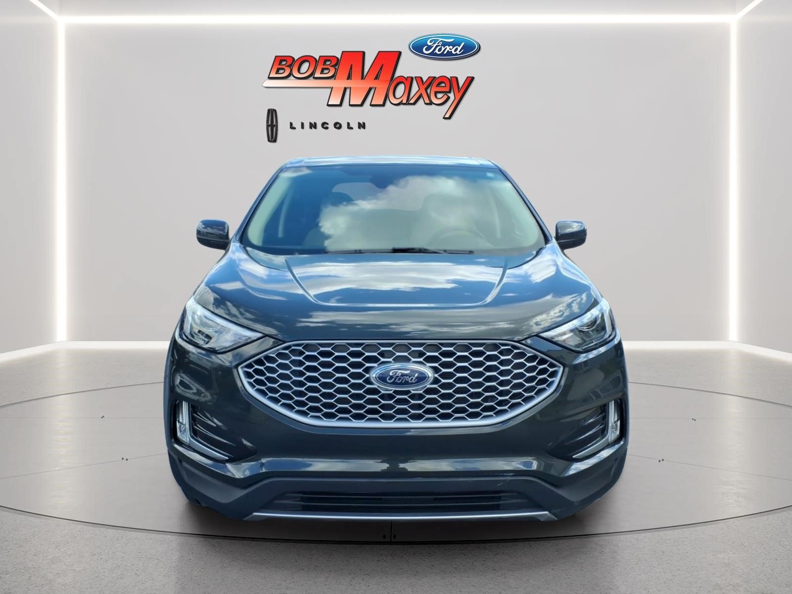 Certified 2024 Ford Edge SEL w/ Convenience Package AWD/4WD image 2