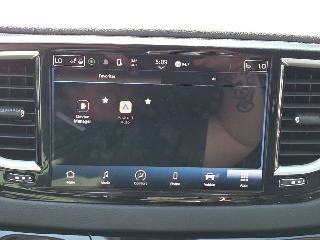 Used 2023 Chrysler Pacifica Touring-L image 34