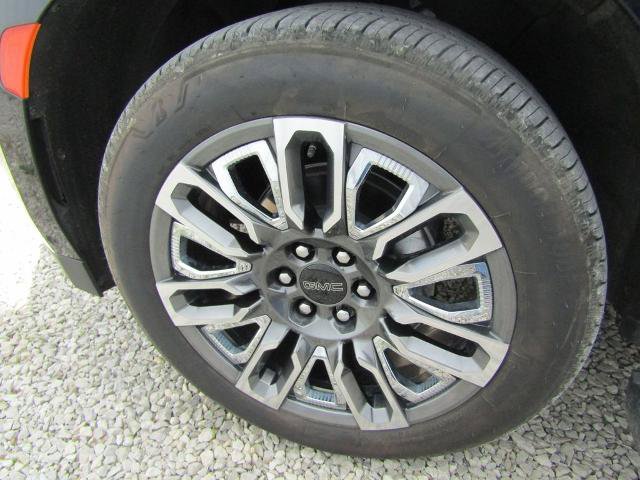 Used 2024 GMC Yukon Denali Ultimate AWD/4WD image 38