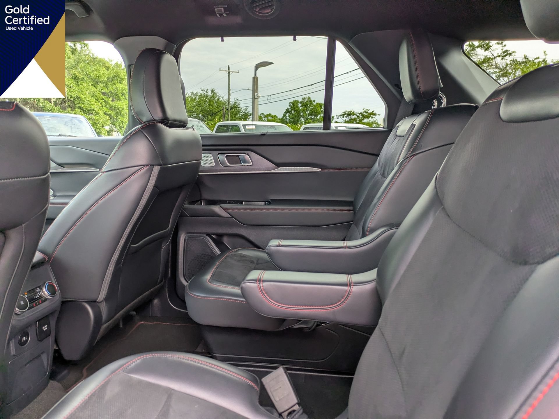 Certified 2025 Ford Explorer ST RWD image 19