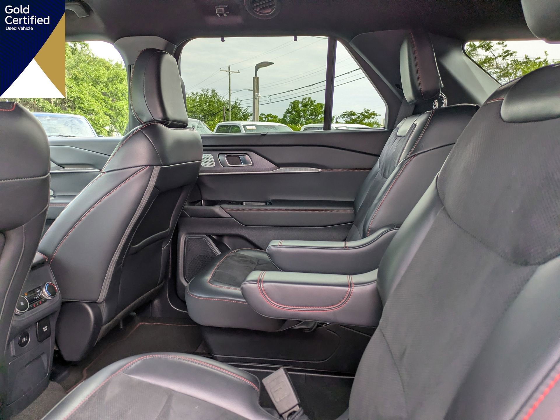 Certified 2025 Ford Explorer ST RWD image 19