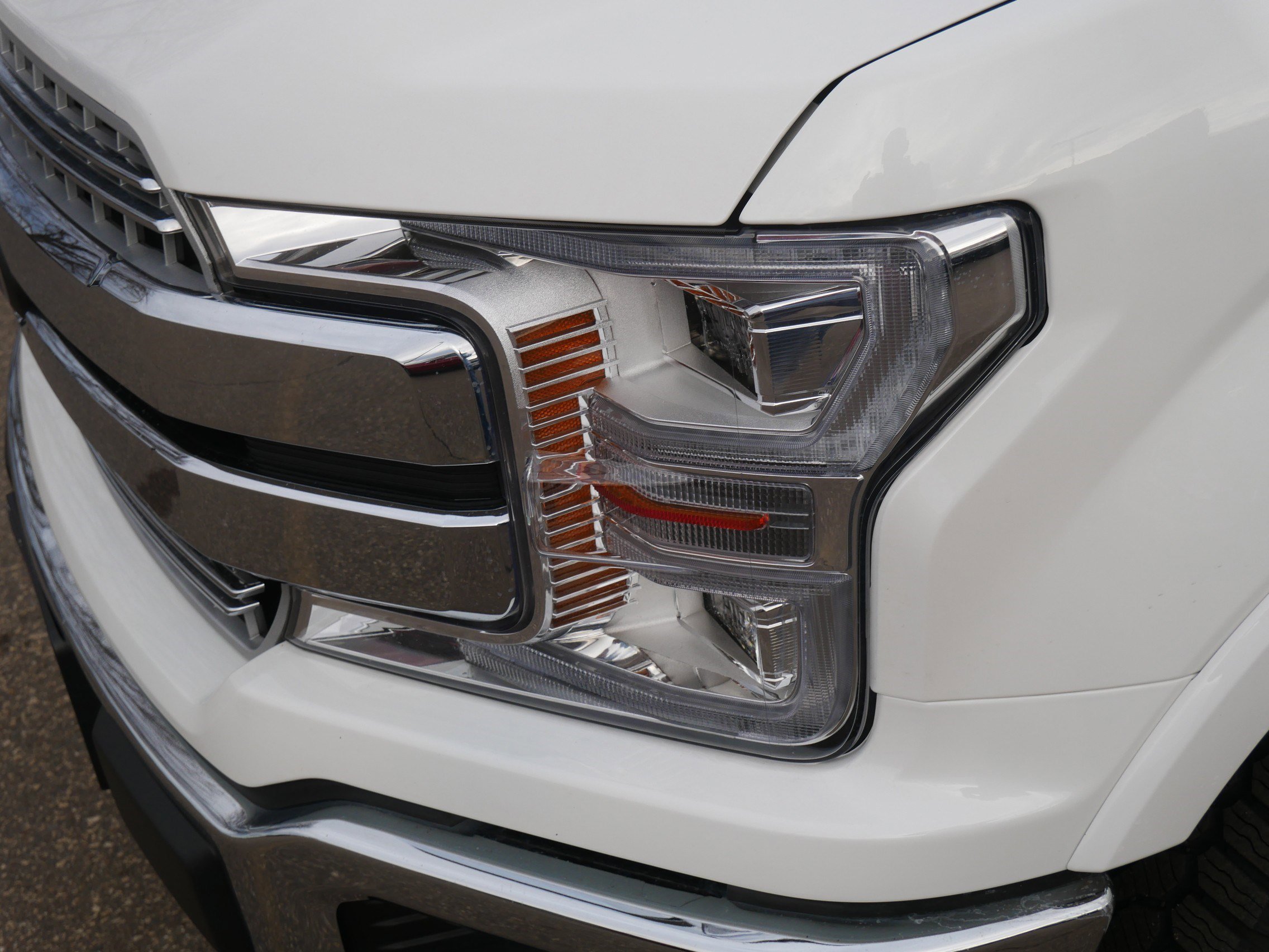 Certified 2020 Ford F150 Lariat w/ Equipment Group 502A Luxury AWD/4WD image 16