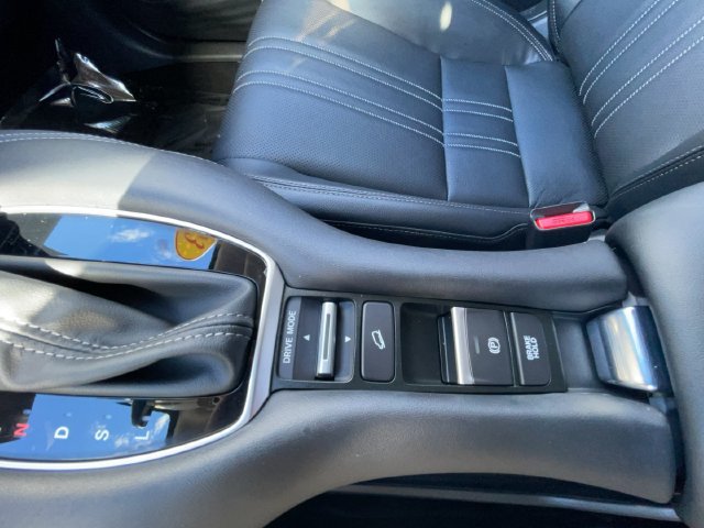 Used 2024 Honda HR-V EX-L image 30