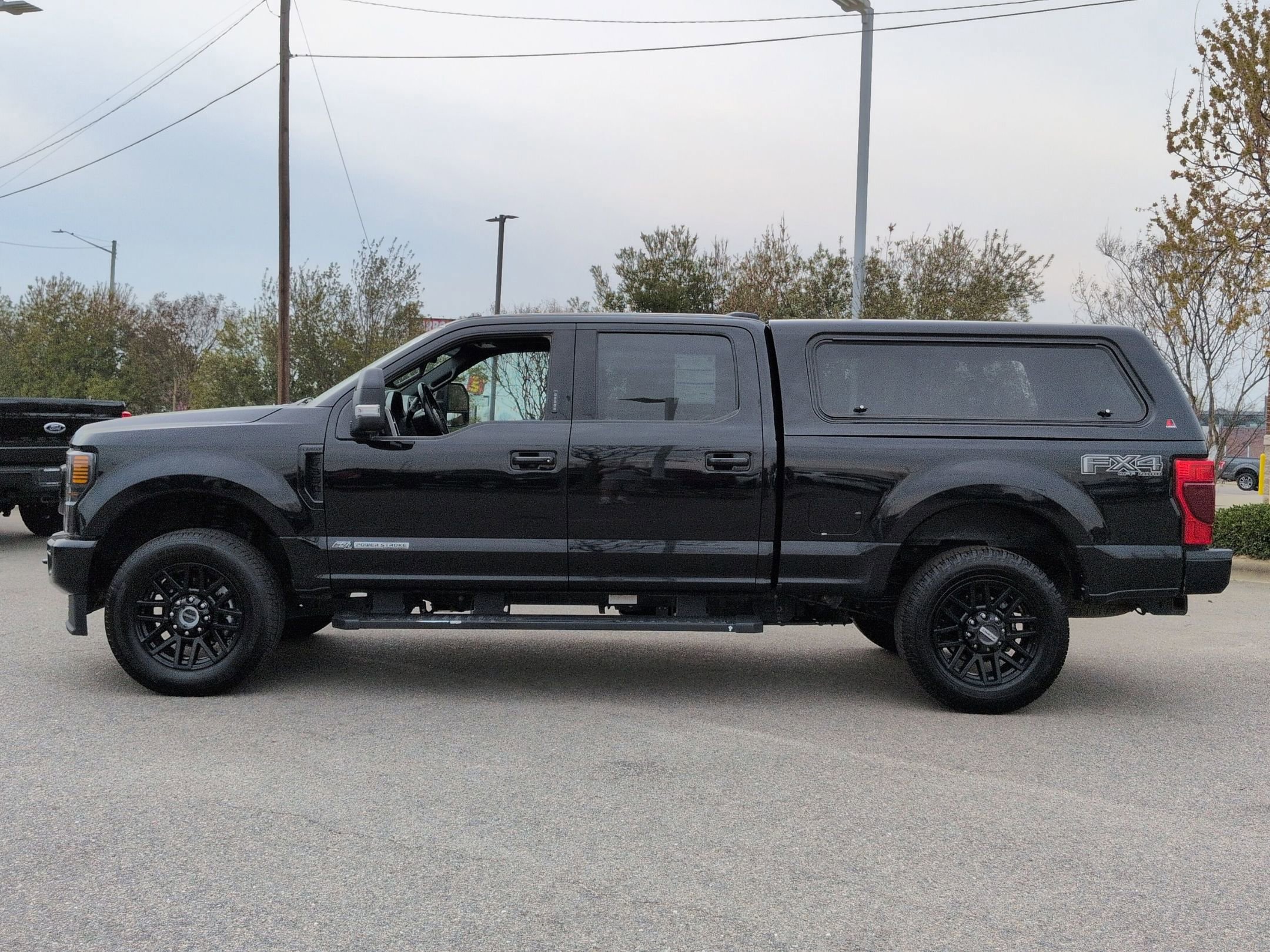 Certified 2022 Ford F350 Lariat w/ Black Appearance Package AWD/4WD image 2