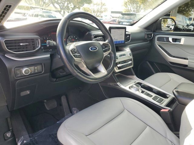Certified 2021 Ford Explorer XLT w/ Equipment Group 202A image 17