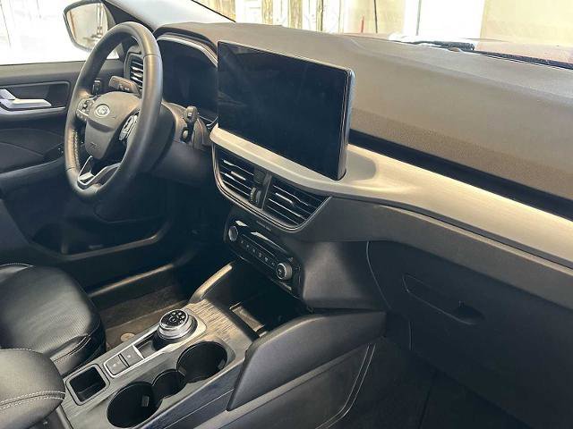 Certified 2024 Ford Escape Platinum image 28