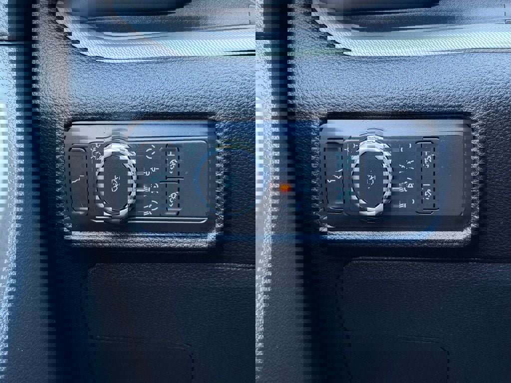 Certified 2022 Ford Explorer XLT w/ Equipment Group 202A image 26