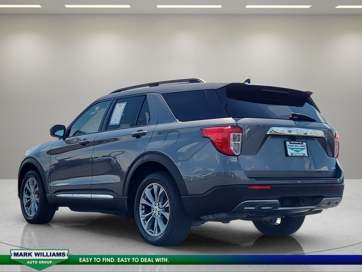 Certified 2022 Ford Explorer XLT w/ Equipment Group 202A AWD/4WD image 6