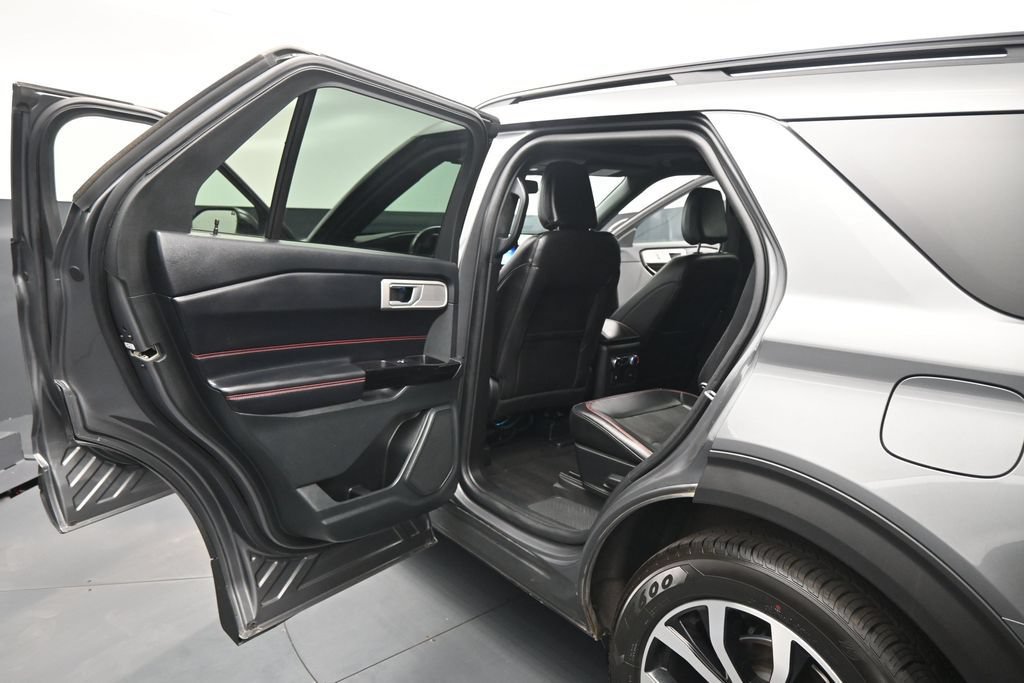 Certified 2023 Ford Explorer ST-Line w/ Class IV Trailer Tow Package RWD image 15