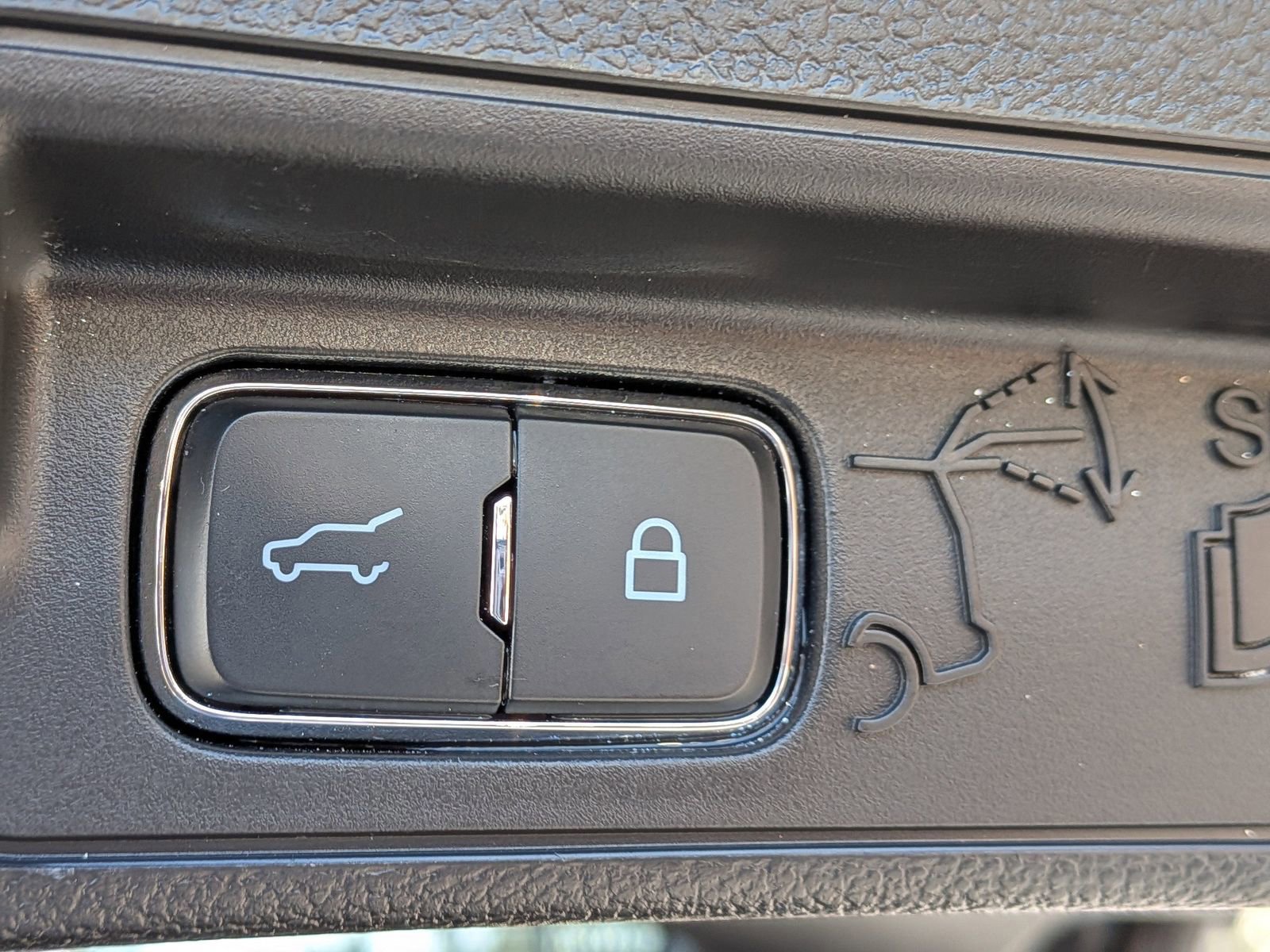 Certified 2023 Ford Explorer ST-Line w/ Class IV Trailer Tow Package image 15