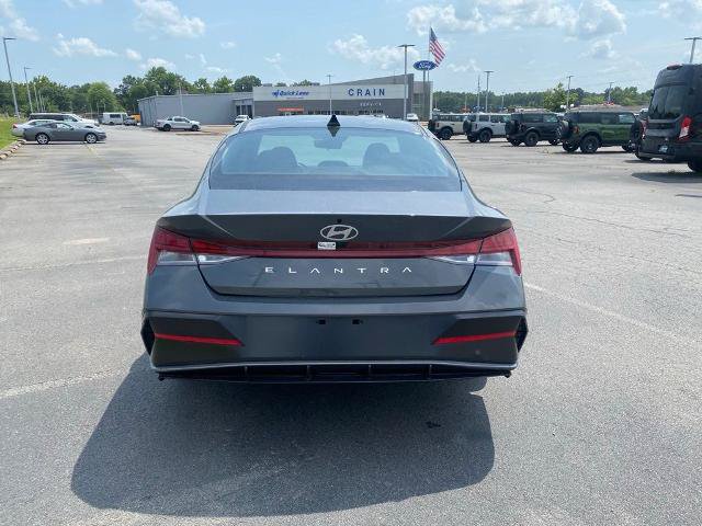 Used 2025 Hyundai Elantra SEL FWD image 6