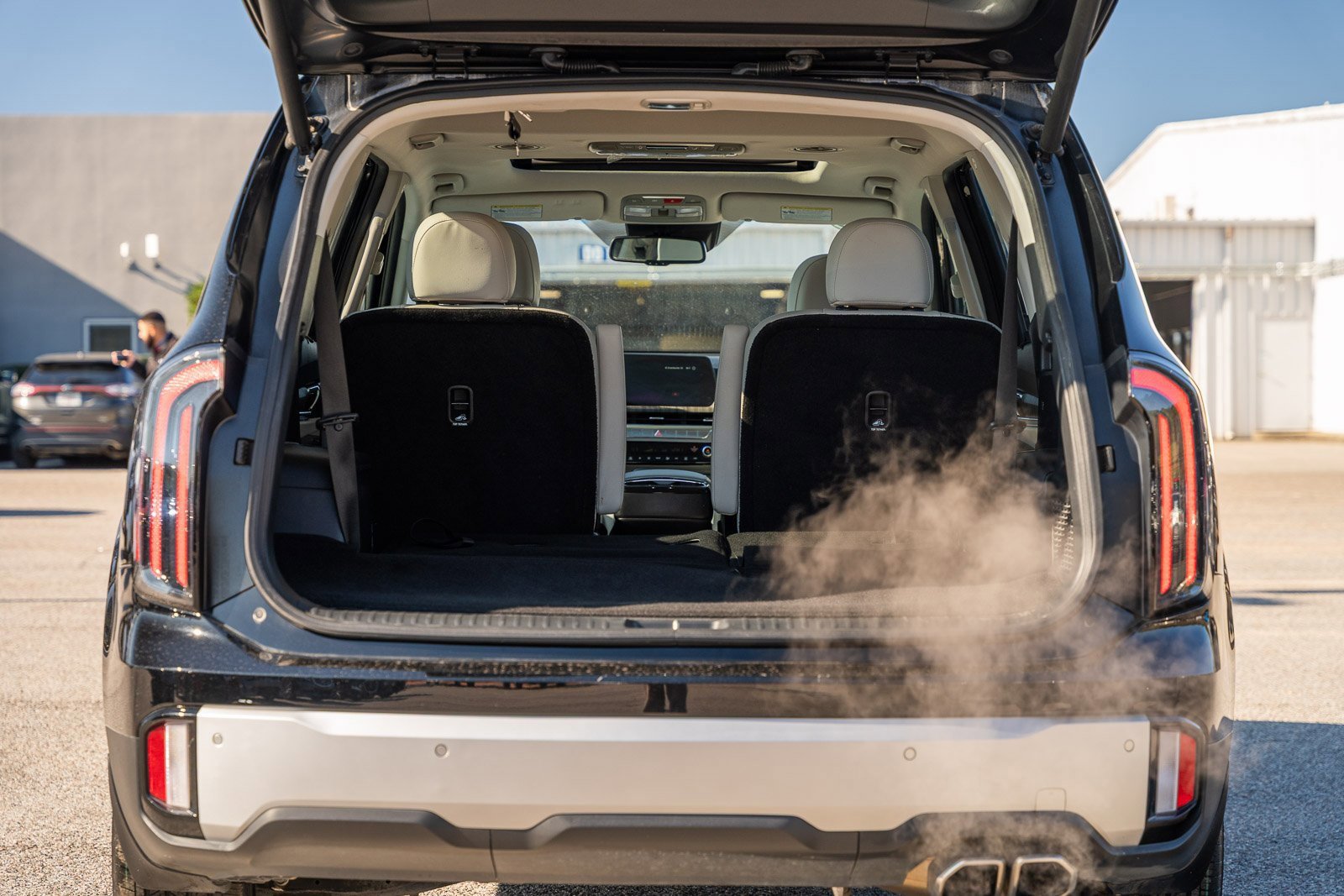 Used 2023 Kia Telluride EX w/ EX Captain's Chair Package image 18