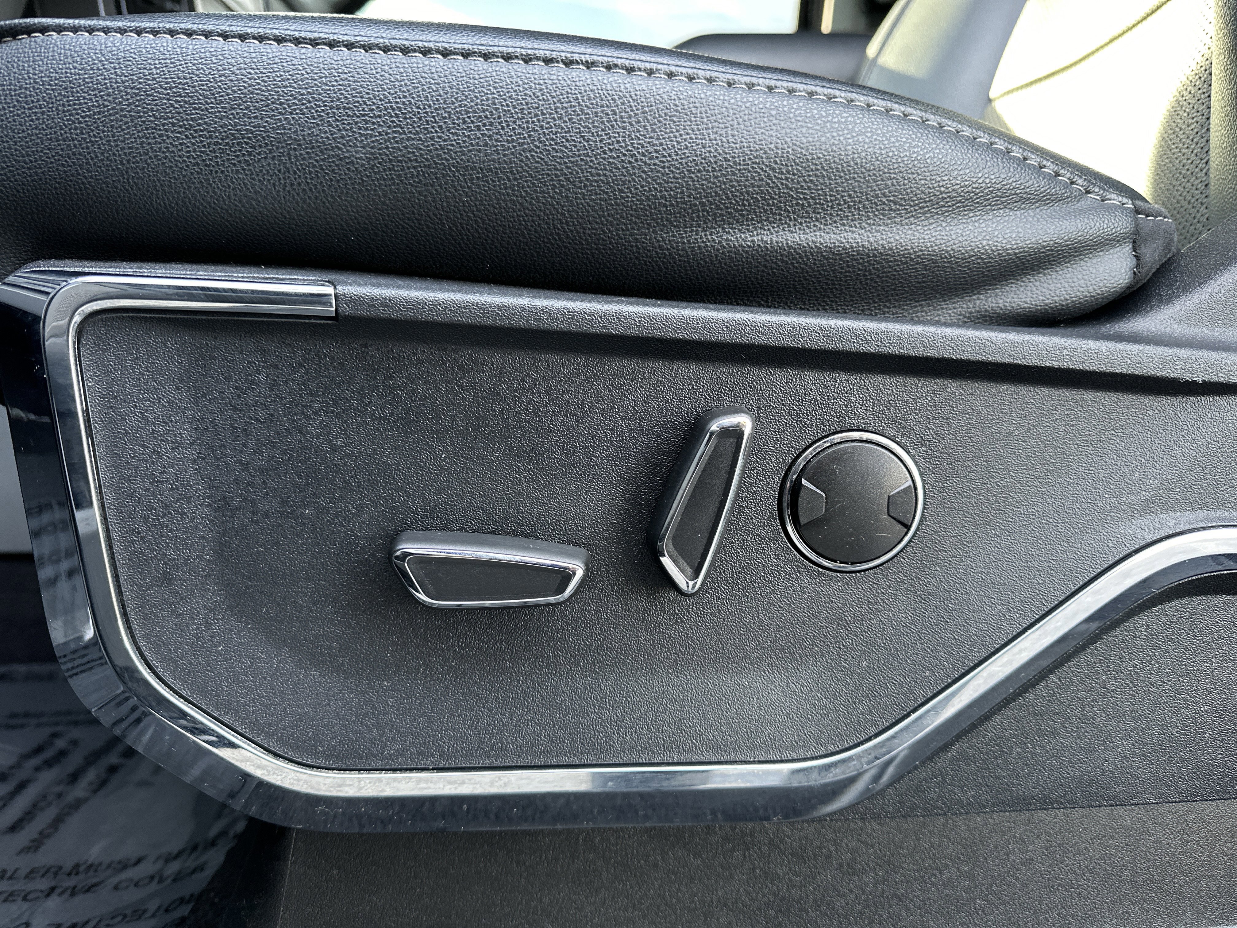 Certified 2023 Ford F150 Lariat w/ Equipment Group 502A High image 16