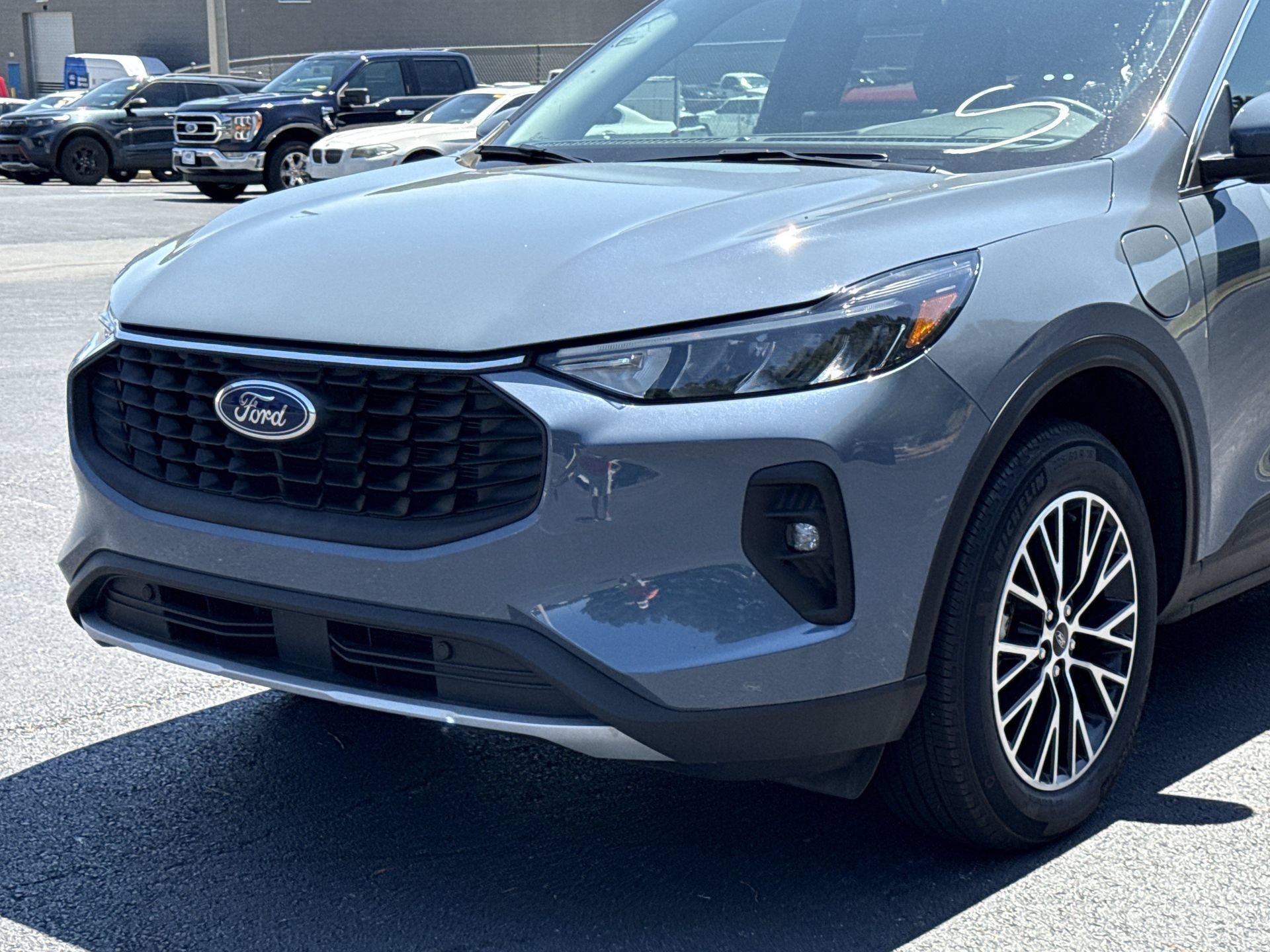 Certified 2025 Ford Escape SE FWD image 28