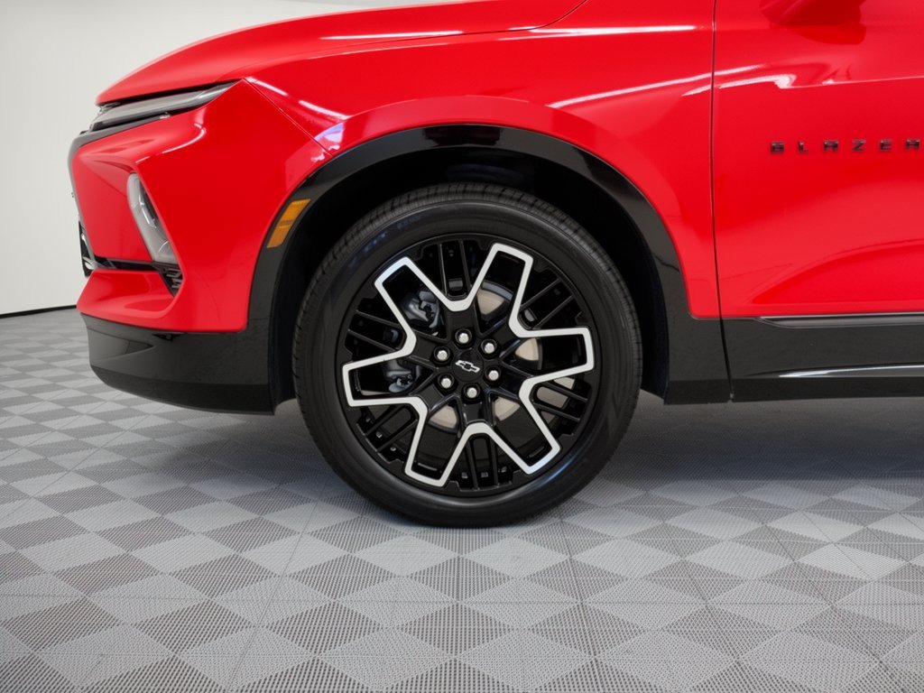 Used 2023 Chevrolet Blazer RS FWD image 13