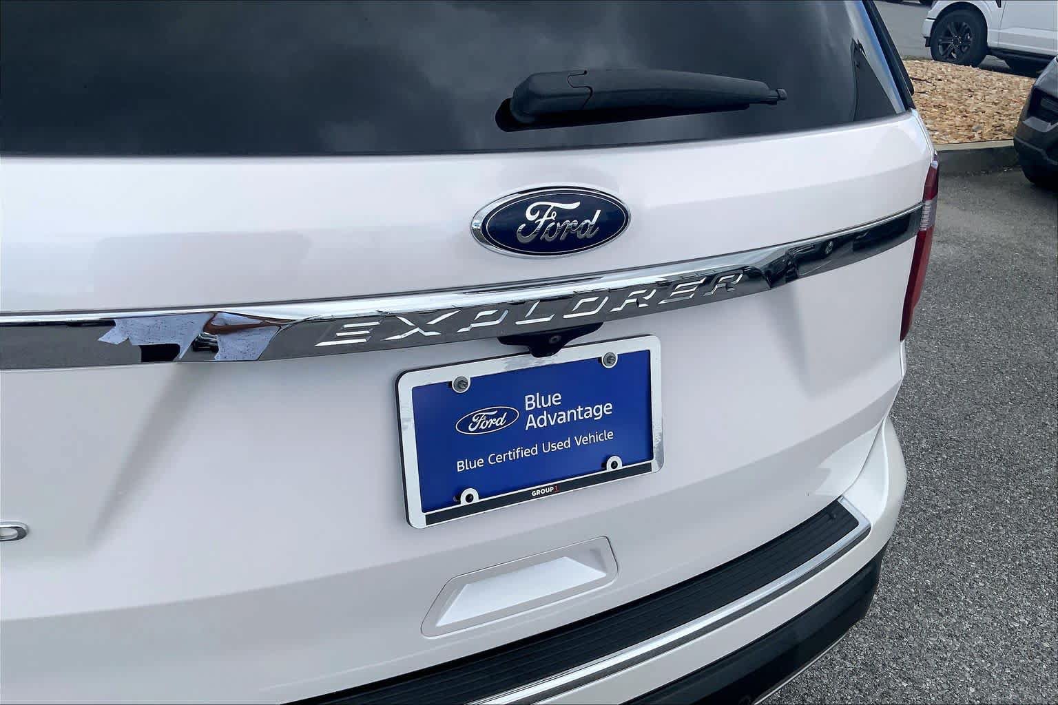 Certified 2018 Ford Explorer Limited w/ Equipment Group 301A FWD image 31