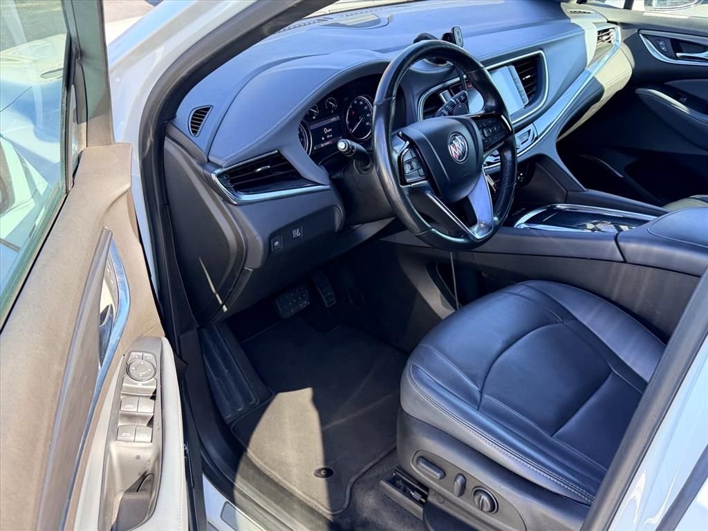 Used 2023 Buick Enclave Essence FWD image 10