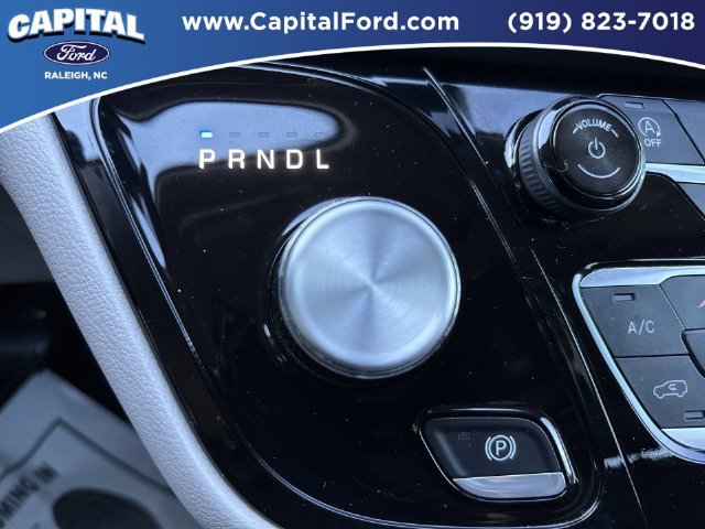 Used 2024 Chrysler Pacifica Touring-L FWD image 30
