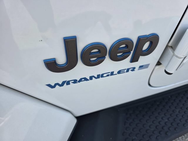 Used 2023 Jeep Wrangler Unlimited Sahara AWD/4WD image 10