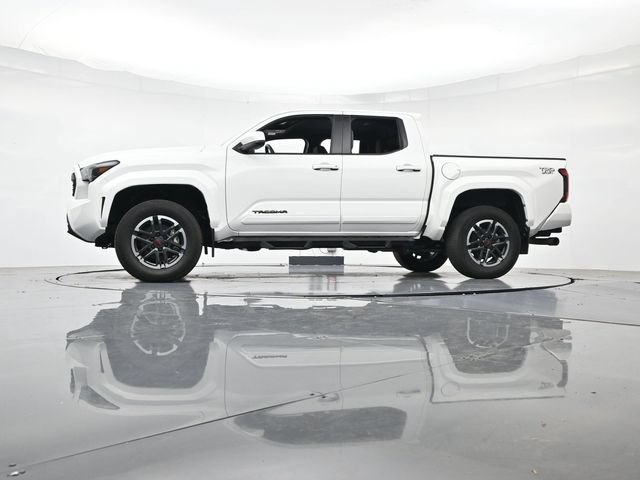 Used 2024 Toyota Tacoma TRD Sport AWD/4WD image 35