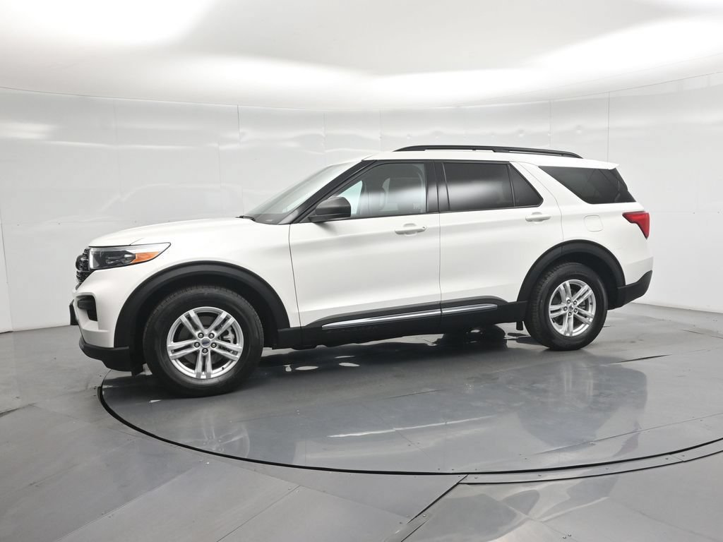 Certified 2024 Ford Explorer XLT RWD image 32