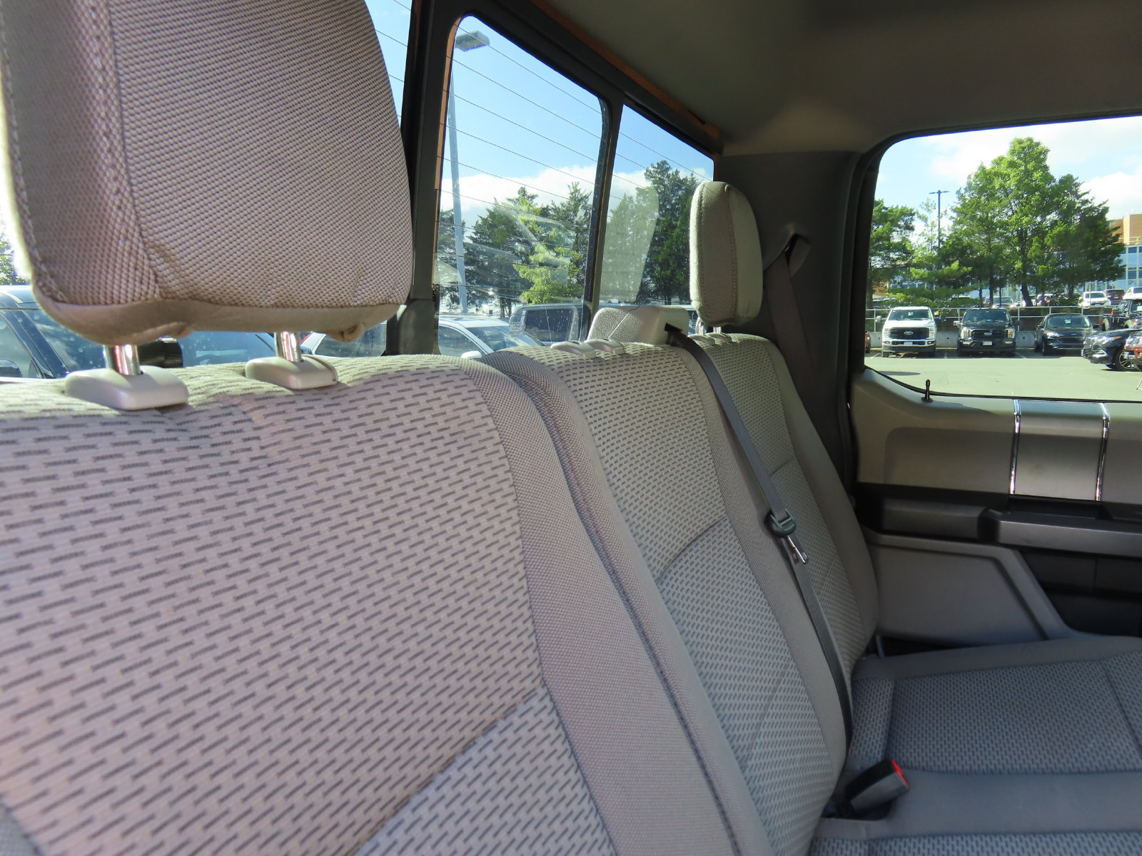 Certified 2022 Ford F350 XLT w/ Black Appearance Package AWD/4WD image 34