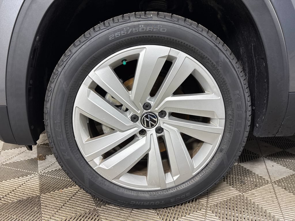 Used 2023 Volkswagen Atlas Cross Sport SE FWD image 11