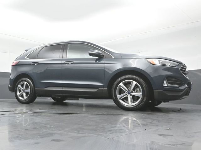 Certified 2019 Ford Edge Titanium w/ Cold Weather Package AWD/4WD image 33