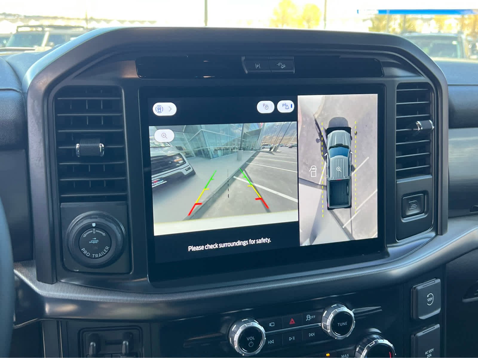 Certified 2025 Ford F150 Lariat w/ Equipment Group 501A Mid image 39