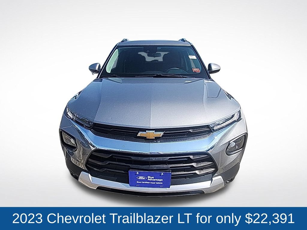 Used 2023 Chevrolet TrailBlazer LT AWD/4WD image 2