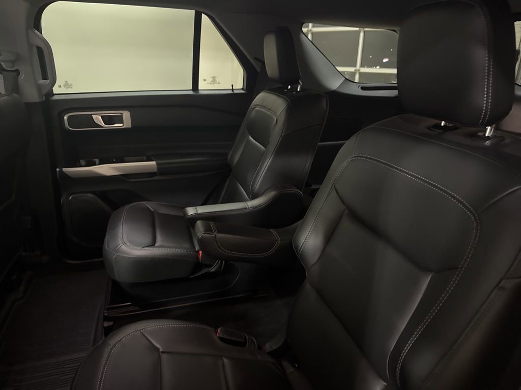 Certified 2022 Ford Explorer XLT w/ Equipment Group 202A image 32