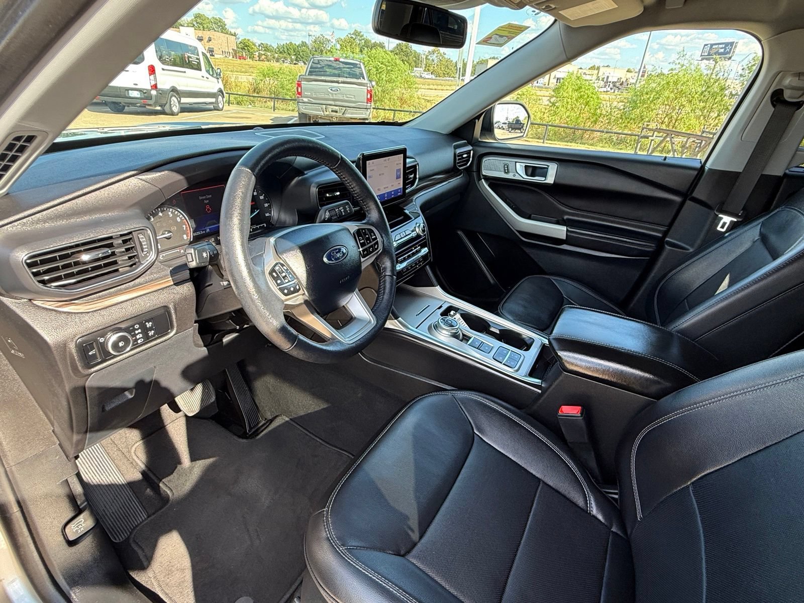 Certified 2024 Ford Explorer Limited RWD image 11