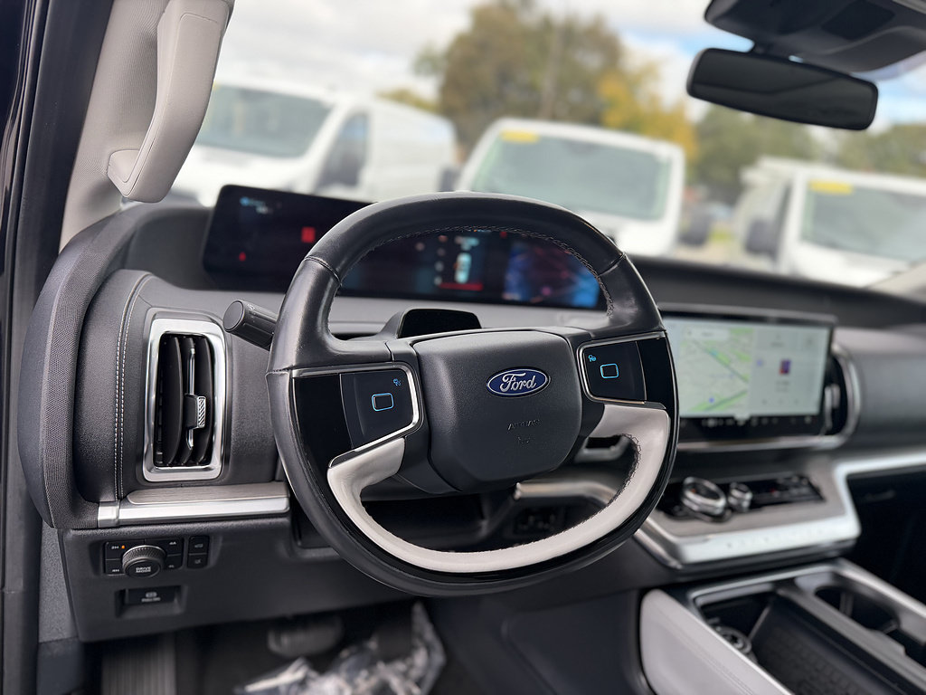 Certified 2025 Ford Expedition Platinum w/ Driver's Package AWD/4WD image 14