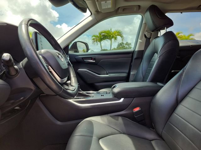 Used 2022 Toyota Highlander XLE FWD image 20