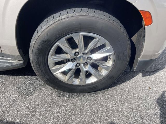 Used 2021 Chevrolet Suburban Premier w/ Premium Package image 2