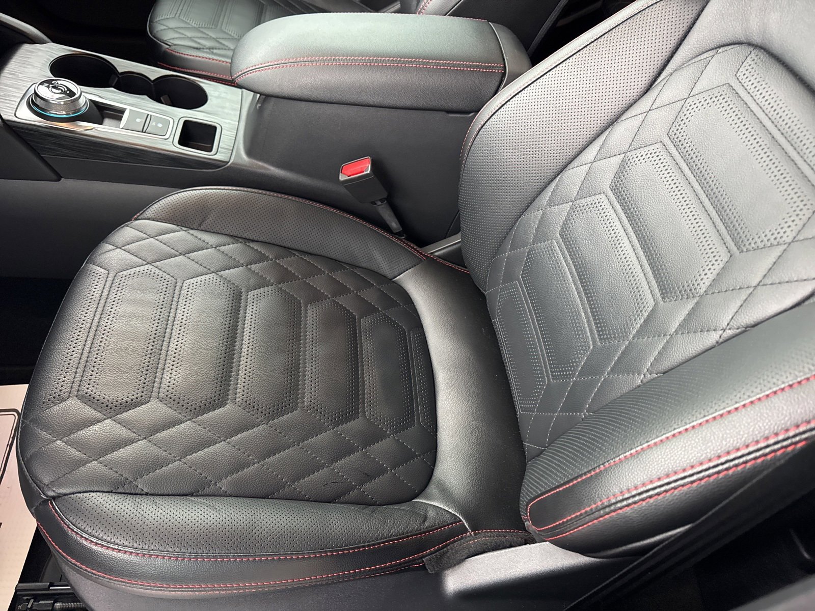 Certified 2024 Ford Escape ST-Line Elite w/ Premium Technology Package image 25