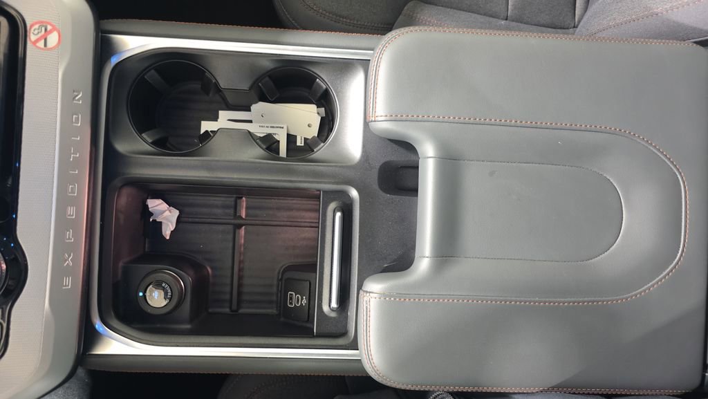 Certified 2025 Ford Expedition Active image 26